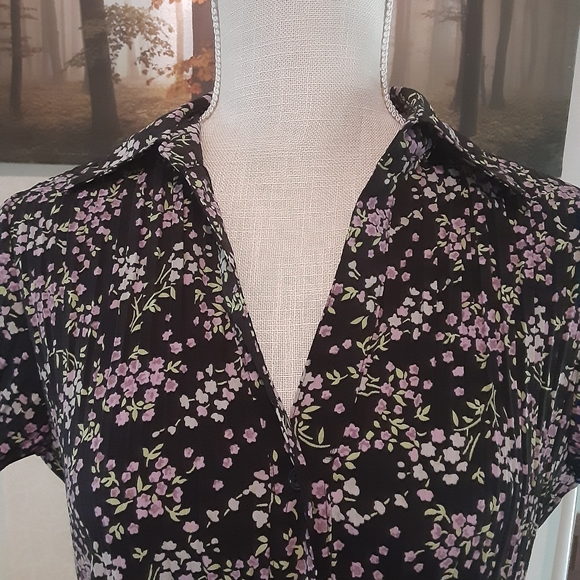 Apt. 9 Floral Pleated Blouse Size M - Picture 2 of 9